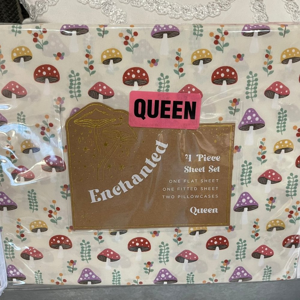Enchanted 4 Piece FULL Sheet Set-Mushrooms Ferns Beautiful Flowers -NEW
